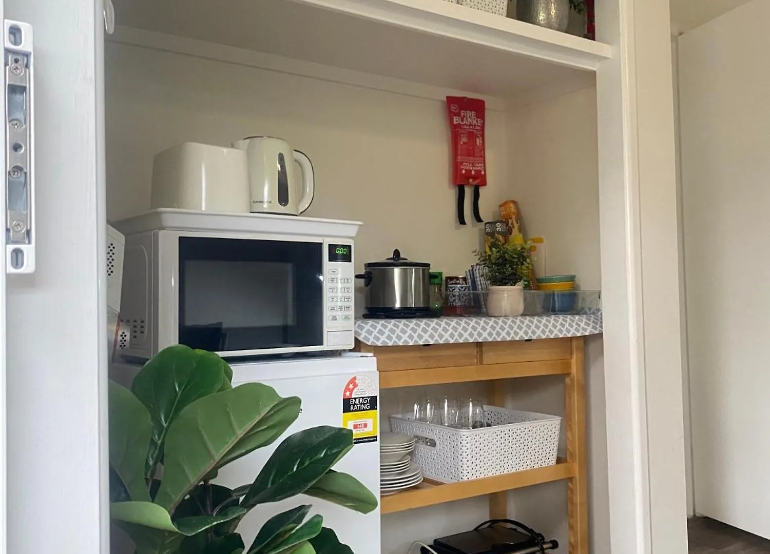 Tropical Suite Private Central Buddina Style